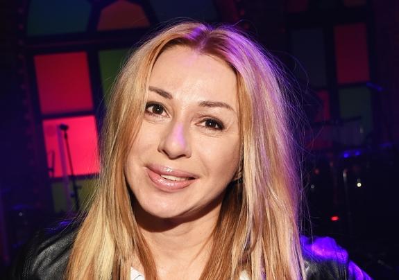 Алена Апина порадовала своих поклонников интересным нарядом