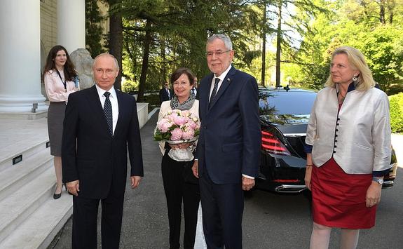 Путин оценил развитие двусторонних отношений с Австрией