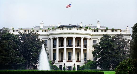 США и ЕС обвиняют друг друга в бессилии