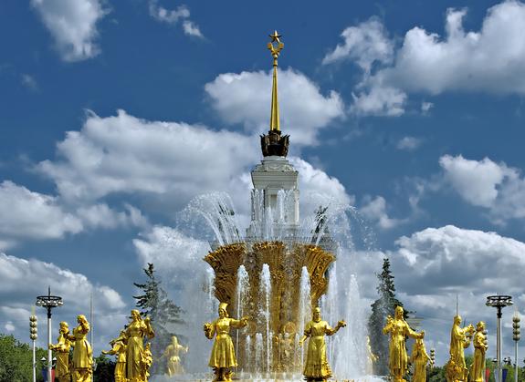 Золотая звезда на Центральном павильоне ВДНХ полностью отреставрирована