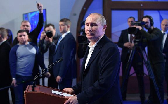 Владимир Путин сейчас обдумывает изменения в правительстве