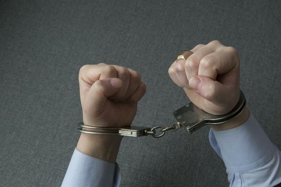Борцы с экономической преступностью попались на взятке в Екатеринбурге
