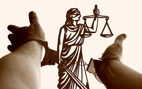 Суд приговорил к 2 годам колонии студента за ДТП, в котором погиб байкер