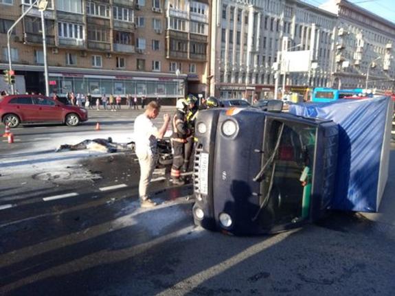 На Красной Пресне в Москве в ДТП погиб мотоциклист
