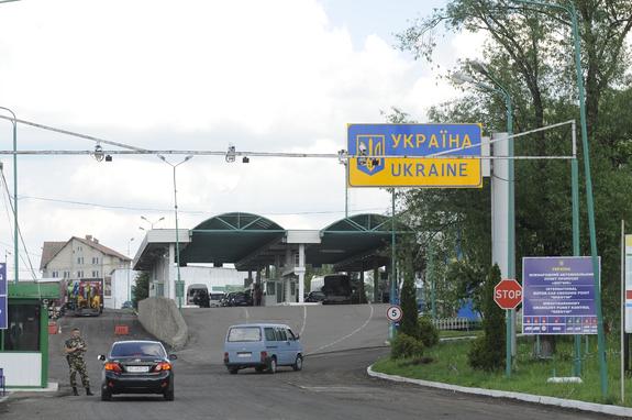 Очередь растет. Украина перекрыла «Чонгар»