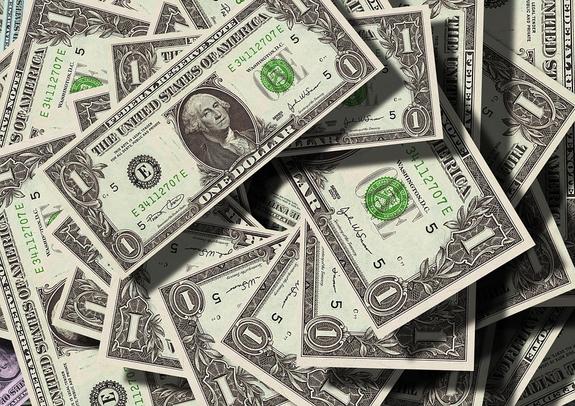 Минфин РФ: Никто не предлагает запрет на хождение доллара