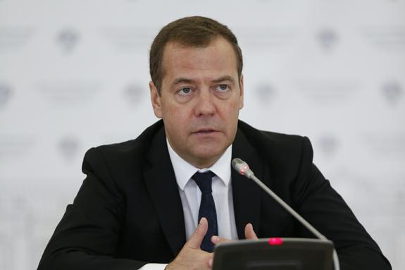Медведев предложил Вьетнаму помощь в связи со штормом в Нячанге
