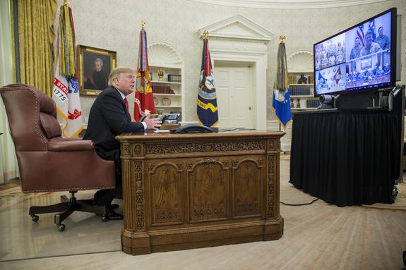 Трамп уволил Санта-Клауса – на очереди Дiд Мороз