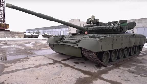 Под Петербургом на видео попал танк, стреляющий дровами