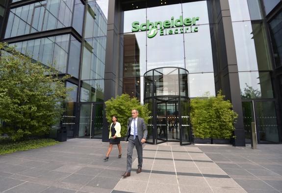 Французский гигант Schneider Electric инвестирует в Россию