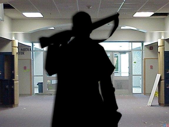 Фанатка парня, устроившего стрельбу в Керчи, собиралась повторить "подвиг" в московской школе. Готовилась серьезно