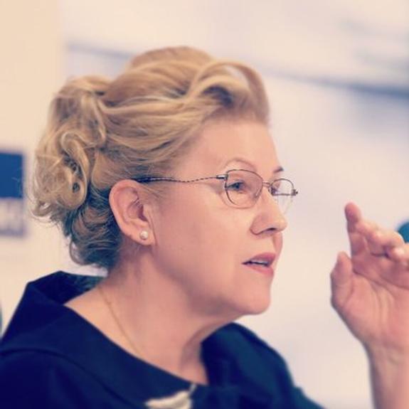 Сенатор Мизулина попросила юристов проверить СМИ, цитировавшие ее выступление на Форуме безопасного интернета