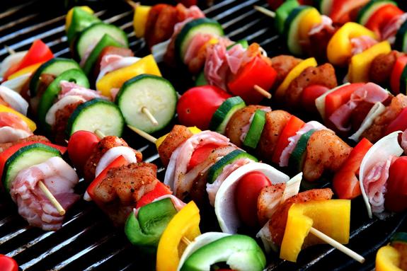 Шашлык на праздники: как сделать не только вкусно, но и полезно