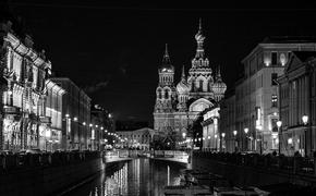 Очевидцы: в Петербурге после мощной вспышки отключилось электричество