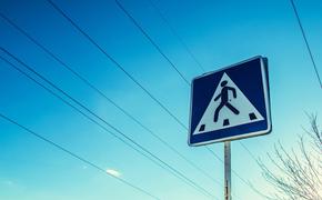 В Санкт-Петербурге на пешеходном переходе девушку сбили сразу две машины