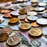 Курс доллара поднялся до 65,5 рублей