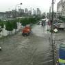 В Краснодаре устраняют последствия мощного ливня