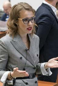 Собчак посоветовала Варнаве найти мужчину, который бы смог заткнуть ей рот