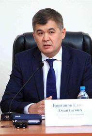 В Казахстане сняли с должности главу Минздрава, заразившегося коронавирусом