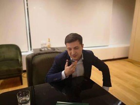 "Порошенко в новой обертке", - говорят в сети об ответе Зеленского Путину