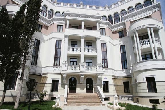 Квартира в Крыму и вилла в Италии. В Сети обсуждают тайную недвижимость президента Зеленского