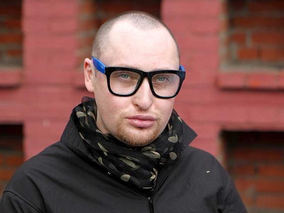 Почему певец Шура стал бомжом, или кто стоит за махинациями с квартирой артиста?
