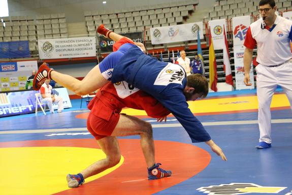 На чемпионате Европы по самбо россияне – первые