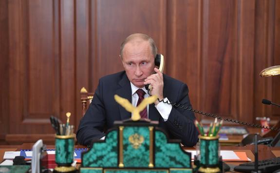Путин провел с Макроном и Меркель телефонные переговоры
