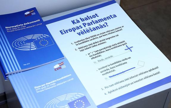 В Латвии началось предварительное голосование в Европарламент. Русскоязычные избиратели дезориентированы