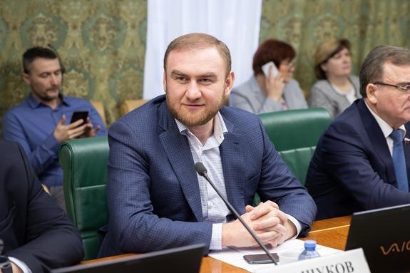 Находящийся в СИЗО Рауф Арашуков лишен статуса сенатора