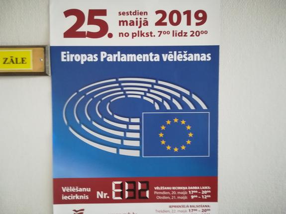 Выборы в Европарламент: В Латвии выстроились очереди на участках