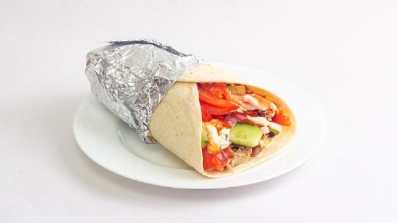 Диетолог: шаурма может стать достойным перекусом, если приготовить ее своими руками