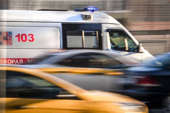 На западе Москвы автобус столкнулся с тремя легковушками, шестеро пострадавших