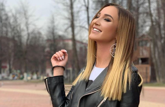 Собчак уверена, что Бузова должна извиниться за "дурацкие обвинения"