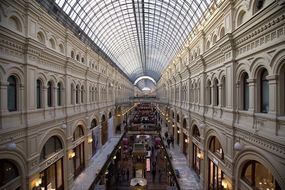 Посетителей ГУМа и Красной площади в центре Москвы эвакуировали из-за учений