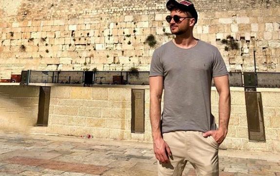 "Сын брата свахи жены рассказал. Обожаю. Вот это фантазия" - Лазарев высказался по поводу ссоры с Лободой