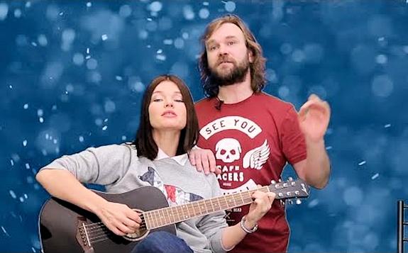 Бывший ведущий легендарной программы MTV "12 злобных зрителей" отравился алкоголем и впал в кому
