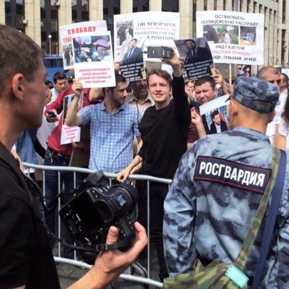 А в Москве начался митинг «Закон и справедливость для всех», со сцены говорят о незаконно осужденных по статье 228
