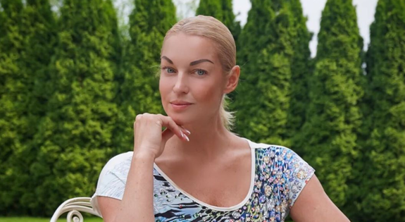Волочкова ответила всем, кто обвинял её в пристрастии к алкоголю