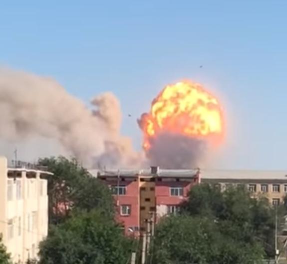 В Казахстане на складе боеприпасов произошел взрыв