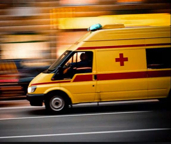 Два человека получили ножевые ранения в ходе массовой драки в Санкт-Петербурге