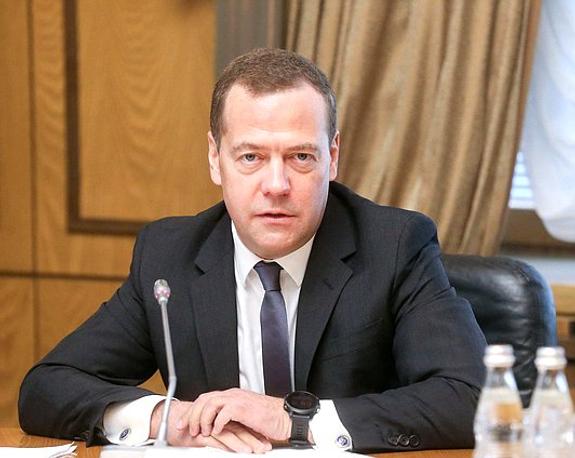Медведев назвал два условия сохранения транзита газа через Украину