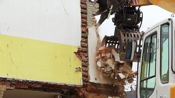 На месте обрушения здания бывшего детского лагеря в Подмосковье найдено тело погибшего