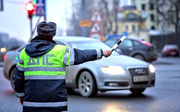 Началась служебная проверка. Сотрудники ГИБДД поймали пьяного за рулем судью, но отпустили