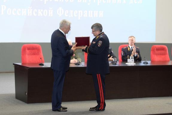 Колокольцев вручил государственные и ведомственные награды сотрудникам органов внутренних дел РФ