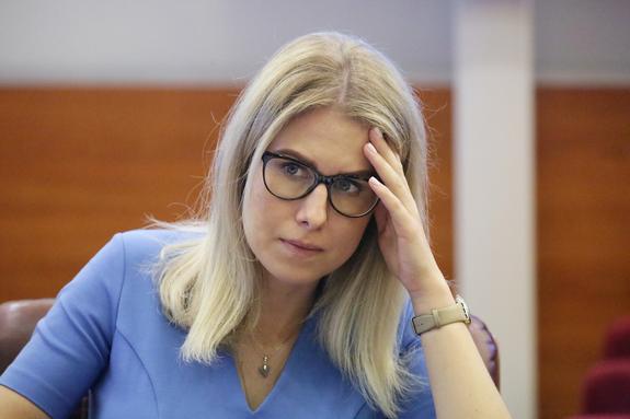 "Любовь, я вас не удовлетворил?" Соболь неудобными вопросами сорвала лекцию в Мосгордуме