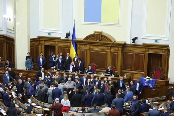 В Раде рассказали о планах команды Зеленского отгородиться стеной от ДНР и ЛНР