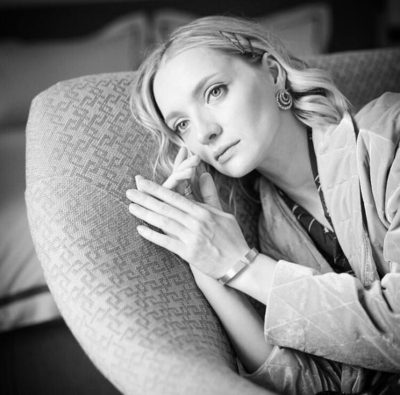 Актриса Екатерина Вилкова показала фото дочки-первоклассницы, повеселившее пользователей Сети