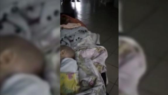 В Чувашии проверяют больницу, где дети лежат в коридоре