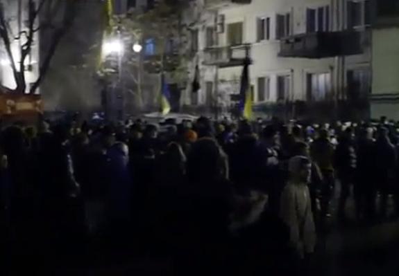 Украинцы разбили палаточный лагерь возле офиса Зеленского